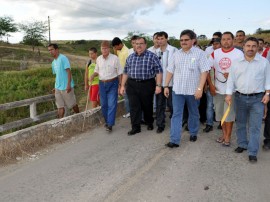 gov romulo gouveia visita estrada em galante foto claudio goes secom pb_1