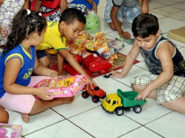 cruz vermelha doa brinquedos a casa de apoio santa catarina foto walter rafael (17)