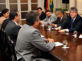 ricardo e a cupula de segurança da pb foto francisco frança secom pb_0282