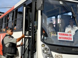 01.12.11 policia_comunitaria_mandacaru_foto_joao francisco (15)