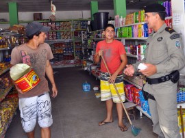 01.12.11 policia_comunitaria_mandacaru_foto_joao francisco (19)