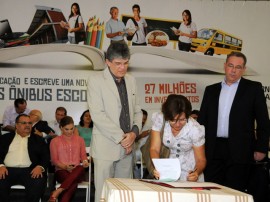 ENTREGA DE ÔNIBUS ESCOLAR