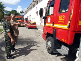 Bombeiros-visita de general (8)