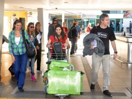 turistas argentinos desembacam na pb foto joao francisco (16)