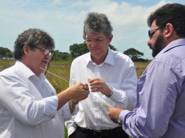 ricardo_coutinho_inspeciona_cabeamento_de_fibra_ótica_em_joão_pessoa_foto_kleide_teixeira_97