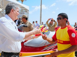 06.12.12 governador entrega jet sky bombeiros_fotos jose marques (4)