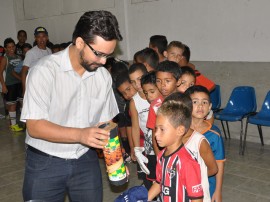 10.12.12 entrega de kits esportivos sejel_fotos vanivaldo ferreira secom pb (38)