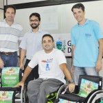 17.12.12 entrega_cadeiras_roda (11)