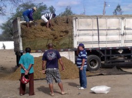 distribuiçao de raçao animal foto secom pb