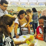 maria betania ferreira com filho de 3 anos bolsa familia abono natal foto antonio david 1