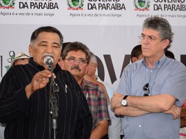 08.03.13 ricardo assina ordem serviço em caraúbas_fotos roberto guedes secom pb (2)