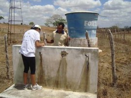 13.03.13 Governo vai levar água doce para 93 comunidades paraibanas atingidas pela seca (2)