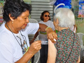 20.04.13 campanha vacinacao fotos roberto guedes secom pb 1 270x202 - Paraíba supera meta e vacina mais de 544 mil pessoas contra a gripe