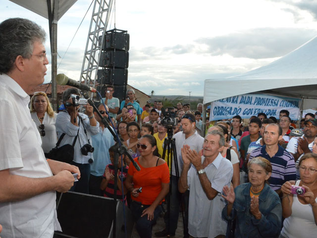 20.04.13 ricardo inaugura estrada cuite bom bocadinho fotos alberi pontes 127 - Ricardo entrega pavimentação beneficiando mais de 20 mil habitantes