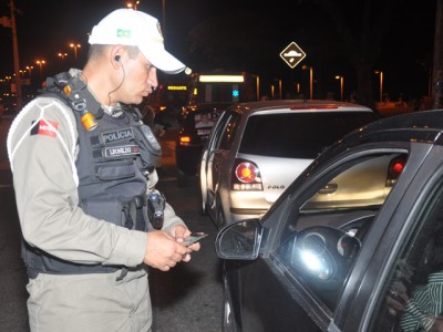 lei seca roberto guedes 2 - 'Lei Seca' flagra 13 motoristas da Capital no fim de semana