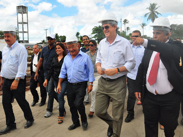 ricardo visita obras escola tecnica bayeux foto kleide teixeira 16 - Escola Técnica de Bayeux deve ficar pronta até o final do ano