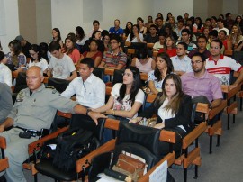 seds paraiba unida pela paz claudio lima Palestra UEPB relações internacionais 5 270x202 - Programa ‘Paraíba Unida pela Paz’ é apresentado a alunos da UEPB