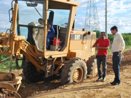 Obras da estrada de Catolé de Boa Vista em Campina1 270x202 - Começa a terraplanagem da estrada Campina Grande-Catolé de Boa Vista