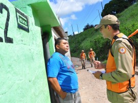 bombeiros na comunidade saturnino de brito foto kleide teixeira 53 270x202 - Projeto Bombeiros na Comunidade realiza ação preventiva na capital