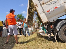 defesa civil entrega de racao em sousa fotos roberto guedes 141 270x202 - Governo intensifica ações nas comunidades atingidas pela seca