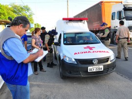 operacao sinal branco policia rodoviaria e agevisa ambulancias irregulares foto jose lins 51 270x202 - Blitz conjunta da Agevisa-PB e PRF notifica sete ambulâncias e dá prazo de 72h para regularização