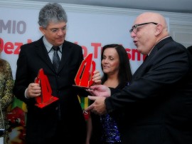 ricardo recebe premio turismo em sao paulo foto jose marques PRÊMIO TURISMO 9 270x202 - Paraíba conquista prêmio de melhor destino nacional do ano