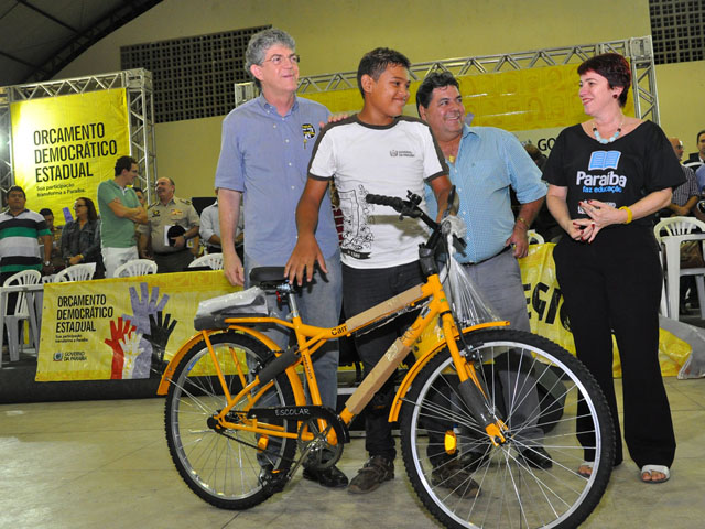 ricardo orcamento democratico patos 17 - Ricardo autoriza recuperação de barragens, mais escolas e rodovia