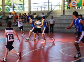 07.06.13 final basquete masculino 1 270x202 - Basquete masculino e futebol de campo movimentam Jogos Escolares 2013