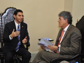 13.06.13 ricardo romulo reuniao kleide teixeira 51 270x202 - Ricardo discute cooperação técnica com diplomata de Israel