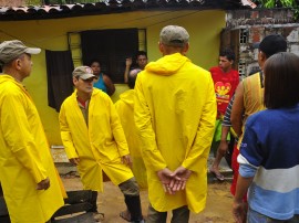 defesa civil bombeiros especionam areas de risco timbo foto kleide teixeira 236