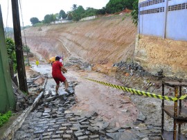 defesa civil bombeiros especionam areas de risco timbo foto kleide teixeira 6