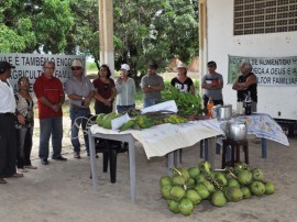 10.07.13 agricultores sao preparados pelo governo comercial 4 270x202 - Agricultores são preparados pelo Governo para comercialização dos produtos