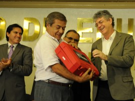 ricardo DETRAN ENTREGA DE EQUIPAMENTOS foto jose marques 21 270x202 - Ricardo empossa servidores do Detran aprovados por concurso público