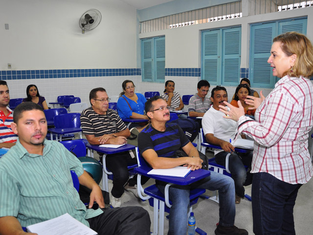 see inicio das aulas de especializacao de professores e tecnicos foto jose lins 2 - Começam aulas de especialização para professores e técnicos em 12 polos