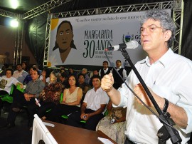 09.08.13 ricardo eleonora menicucci fotos roberto guedes secom pb 9 270x202 - Ricardo e ministra entregam ônibus para atender mulheres