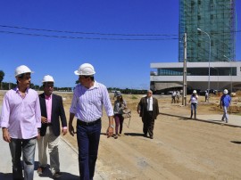 13.08.13 centro de convencoes fotos jose lins secom pb 582 270x202 - Empresários e investidores visitam obras do Centro de Convenções