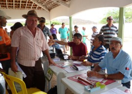 26.08.13 jornada inclusao sao jose espinharas orienta 2 270x192 - Jornada de Inclusão de São José de Espinharas orienta agricultor para vender ao PNAE