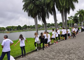 29.08.13 estudantes lagoa babajismo fotos jose lins 77 270x192 - Estudantes ‘abraçam’ a Lagoa no Dia de Combate ao Fumo