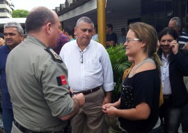 comandante geral visita velorio1 270x192 - Ricardo presta solidariedade à família de policial assassinado