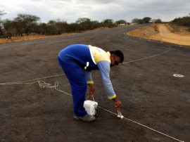 inicio de obra de asfalto em nova estrada de olivedos foto claudio goes  (4)