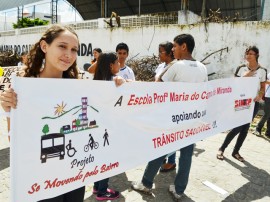 see Caminhada Pela Paz no Trânsito Esc Maria do Carmo Miranda foto diego nobrega 3 270x202 - Escola Estadual realiza projeto ‘Se movendo pelo bairro’ em Jaguaribe