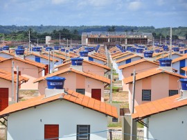 25.09.13 casas mamanguape foto roberto guedes 6 270x202 - Governo beneficia 2,4 mil pessoas com casa própria em Mamanguape