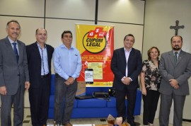 Foto ok entrega simbólica de equipamentos da Receita Federal 270x178 - Programa Paraíba Legal recebe doações de notebooks para concurso de educação fiscal