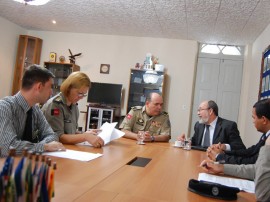 pm e ministerio publico firmam termo de cooperacao na area de ensino 2 270x202 - Polícia Militar e Ministério Público firmam termo de cooperação na área de ensino