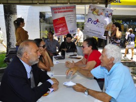 procom promove atendimento em mercado publico de mangabeira foto jose lins 54 270x202 - Procon esclarece dúvidas de consumidores no Mercado Público de Mangabeira