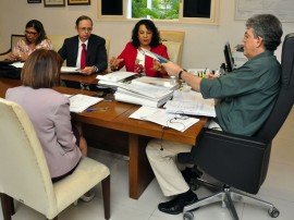 ricardo com defensores publicos foto francisco frança 15 270x202 - Ricardo recebe representantes dos Defensores Públicos da Paraíba