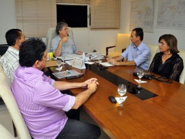 ricardo com nilson lacerda foto francisco frança 1 270x202 - Ricardo discute convênios do Pacto Social com prefeito de Conceição