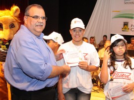 romulo participa de evento do proerd em cg foto claudio goes 13 270x202 - Polícia forma 600 alunos no Programa de Resistência às Drogas em Campina