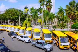 DIA DO PROFESSOR 1 270x180 - Ricardo entrega ônibus a mais de 90 municípios e premia escolas