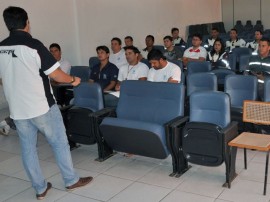 detran agentes de transito participam do curso de moto pilotagem 2 270x202 - Agentes de trânsito participam de curso de motopilotagem defensiva no Detran